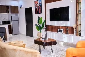 1 bedroom Flat / Apartment for shortlet Adekunle Yaba Lagos