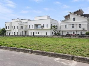 Land for sale Osapa london Lekki Lagos