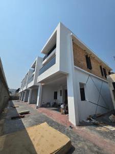 4 bedroom House for sale Ologolo Lekki Lagos