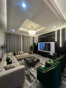 3 bedroom House for shortlet Golf Estate Gra Enugu Enugu