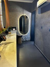 Flat / Apartment for sale  Lekki Phase 1 Lekki Lagos
