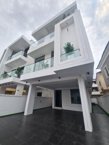 5 bedroom House for sale Bera Estate chevron Lekki Lagos