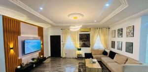 3 bedroom Flat / Apartment for shortlet Off Palace Road, Oniru Victoria Island Lagos