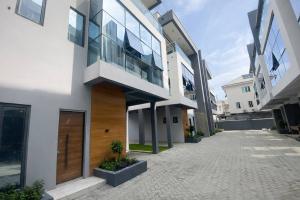 4 bedroom House for rent Ikate Lekki Lagos