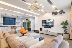 2 bedroom Flat / Apartment for shortlet Lekki Phase 1 Lekki Lagos