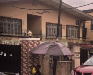 House for sale Off Ayepe Str Shomolu Lagos