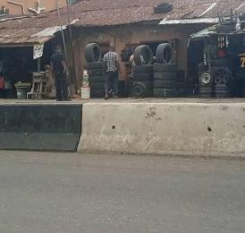 3 bedroom House for sale Isolo Road, Mushin Lagos