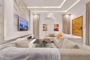 4 bedroom Flat / Apartment for shortlet Ologolo Lekki Lagos