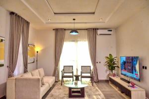2 bedroom House for rent Admiralty Road Lekki Lagos