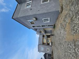 2 bedroom House for rent Behind Dunamis Glory Dome Church Lugbe Abuja