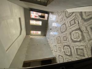 1 bedroom Flat / Apartment for rent In An Estate Onike Yaba Lagos