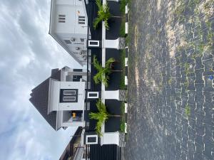 6 bedroom House for rent ONIRU Victoria Island Lagos