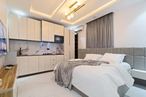1 bedroom Flat / Apartment for shortlet chevron Lekki Lagos