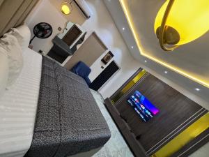 Flat / Apartment for shortlet Onike Yaba Lagos