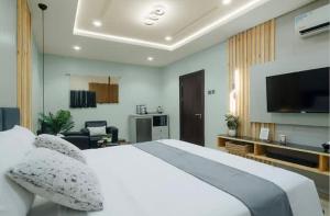 1 bedroom Flat / Apartment for shortlet Wuse 2 Abuja