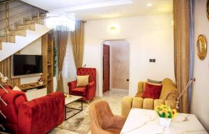 3 bedroom House for shortlet Via Omole 2 Extension, Berger Olowora Ojodu Lagos