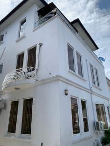 1 bedroom Flat / Apartment for rent Admiralty Lekki Phase 1 Lekki Lagos