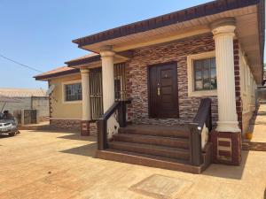4 bedroom House for sale Elewuro Akobo Ibadan Oyo