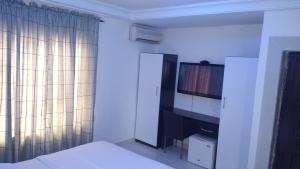 1 bedroom Flat / Apartment for shortlet Off Isaac John Street Ikeja GRA Ikeja Lagos