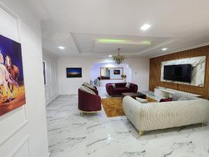 3 bedroom Flat / Apartment for shortlet Opebi Ikeja Lagos