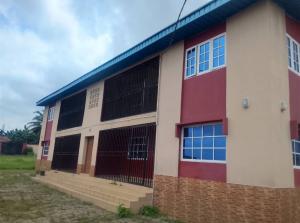 3 bedroom Commercial Property for rent Logudu Road , After Olakunle Light Ibadan Oyo