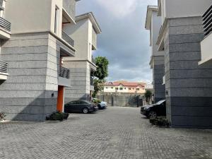 4 bedroom House for sale Thomas estate Ajah Lagos