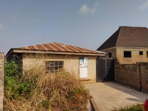 3 bedroom Flat / Apartment for sale Near Zenith Hospital, Akuru Area , Elebu Akala Express Ibadan Oyo
