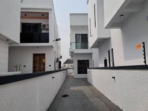 4 bedroom House for sale Ikota Chevron Toll Gate Lekki Lagos
