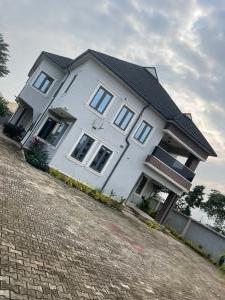 5 bedroom House for sale Oshota Bus Stop, Along Ijede Road, Ikorodu Lagos