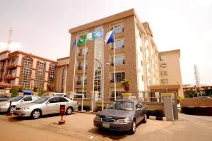 10 bedroom Commercial Property for sale Amodu Bello Way, Garki Area 11 Garki 1 Abuja