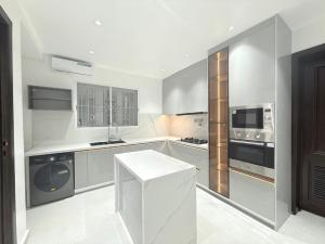 5 bedroom Flat / Apartment for rent Ikoyi Lagos