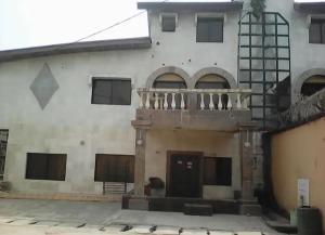 6 bedroom House for sale Valley Estate, Akowonjo After Cement Bus Stop Ikeja Lagos