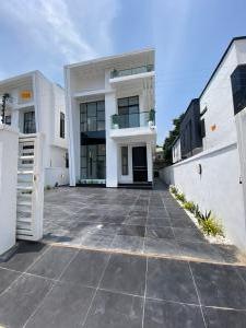 5 bedroom House for sale Chevron Chevron Lekki Lagos